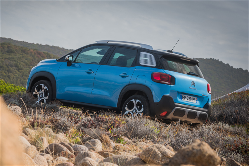 citroen-c3aircross_blau-stand-heck