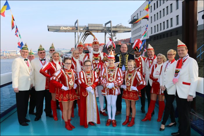 Hafenrundfahrt mit Prinz Udo I. und Duisburger Kinderprinzenpaar Hafenrundfahrt mit Prinz Udo I. und Duisburger Kinderprinzenpaar