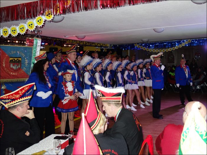 Duisburg: Jubiläumsprunksitzung der KG Sonniger Süden Blau-Rot 1953 e. V. begeisterte im rappelvollen Saal Duisburg: Jubiläumsprunksitzung der KG Sonniger Süden Blau-Rot 1953 e. V. begeisterte im rappelvollen Saal