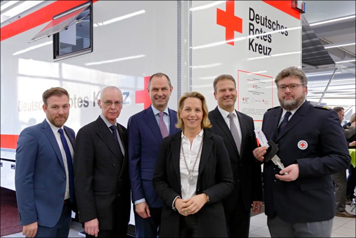 Stiftung DRK Duisburg übergibt neue mobile Einsatzleitstelle Stiftung DRK Duisburg übergibt neue mobile Einsatzleitstelle