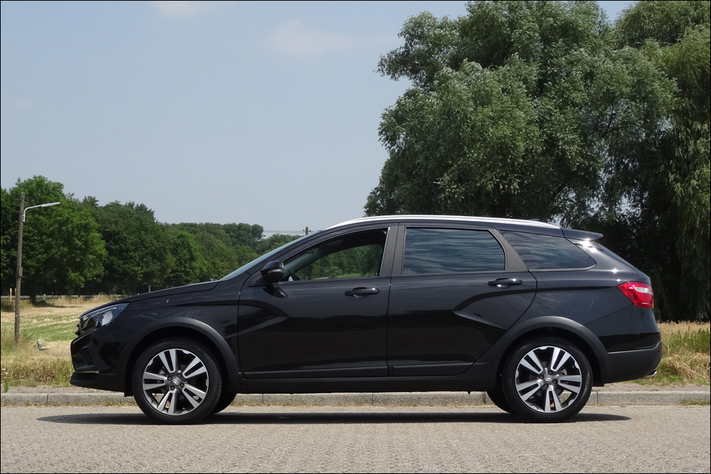 Lada Vesta SW Cross 1.6 Luxus