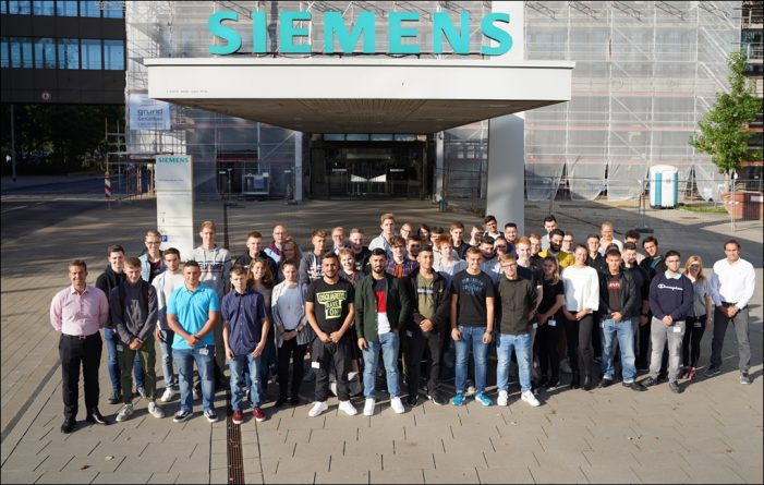 32 Azubis starten ihre Karriere bei Siemens in Duisburg