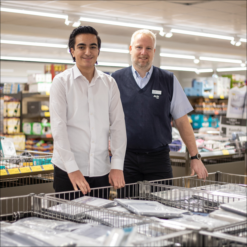 Schüler als Chefs in der Aldi-Süd-Filiale Duisburg Großenbaum