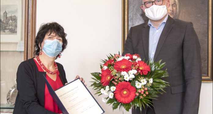 Ehrung in Duisburg: Verleihung der Verdienstmedaille an Marion Boes Ehrung in Duisburg: Verleihung der Verdienstmedaille an Marion Boes