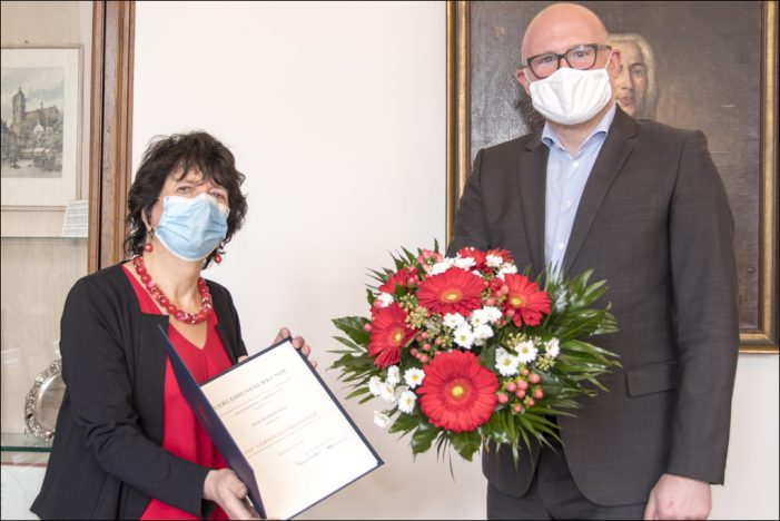 Ehrung in Duisburg: Verleihung der Verdienstmedaille an Marion Boes Ehrung in Duisburg: Verleihung der Verdienstmedaille an Marion Boes
