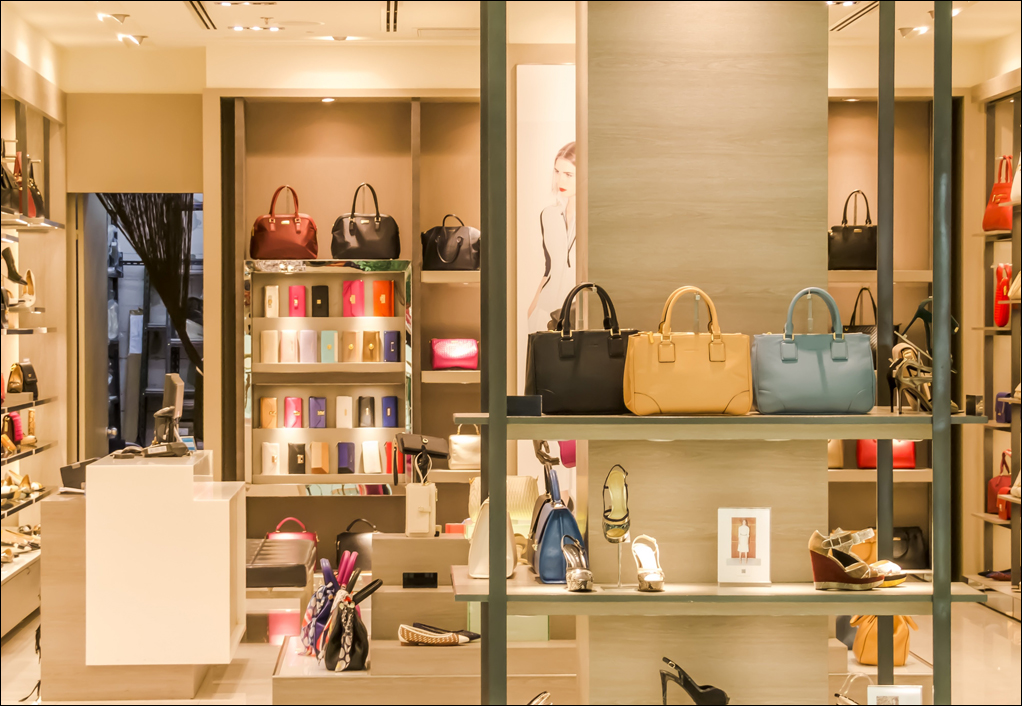 shopping-apparel-1850804_pexels-pixabay