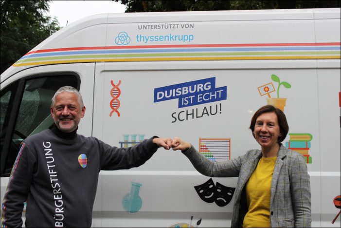 Bildungsbus der Bürgerstiftung Duisburg: Experimente auf vier Rädern