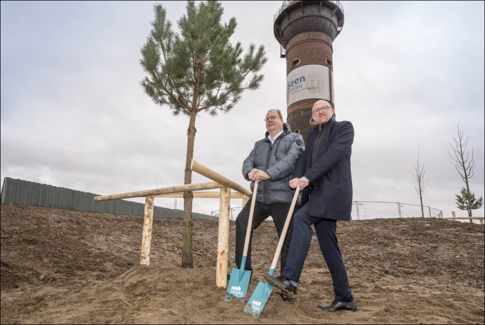 6-Seen-Wedau in Duisburg: erster Baum gepflanzt