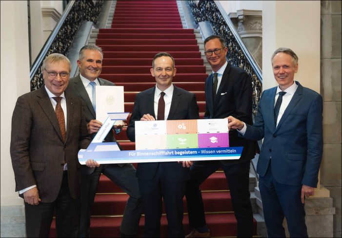 Bundesverkehrsministerium fördert Lehrprojekt für Binnenschifffahrt in Duisburg Bundesverkehrsministerium fördert Lehrprojekt für Binnenschifffahrt in Duisburg
