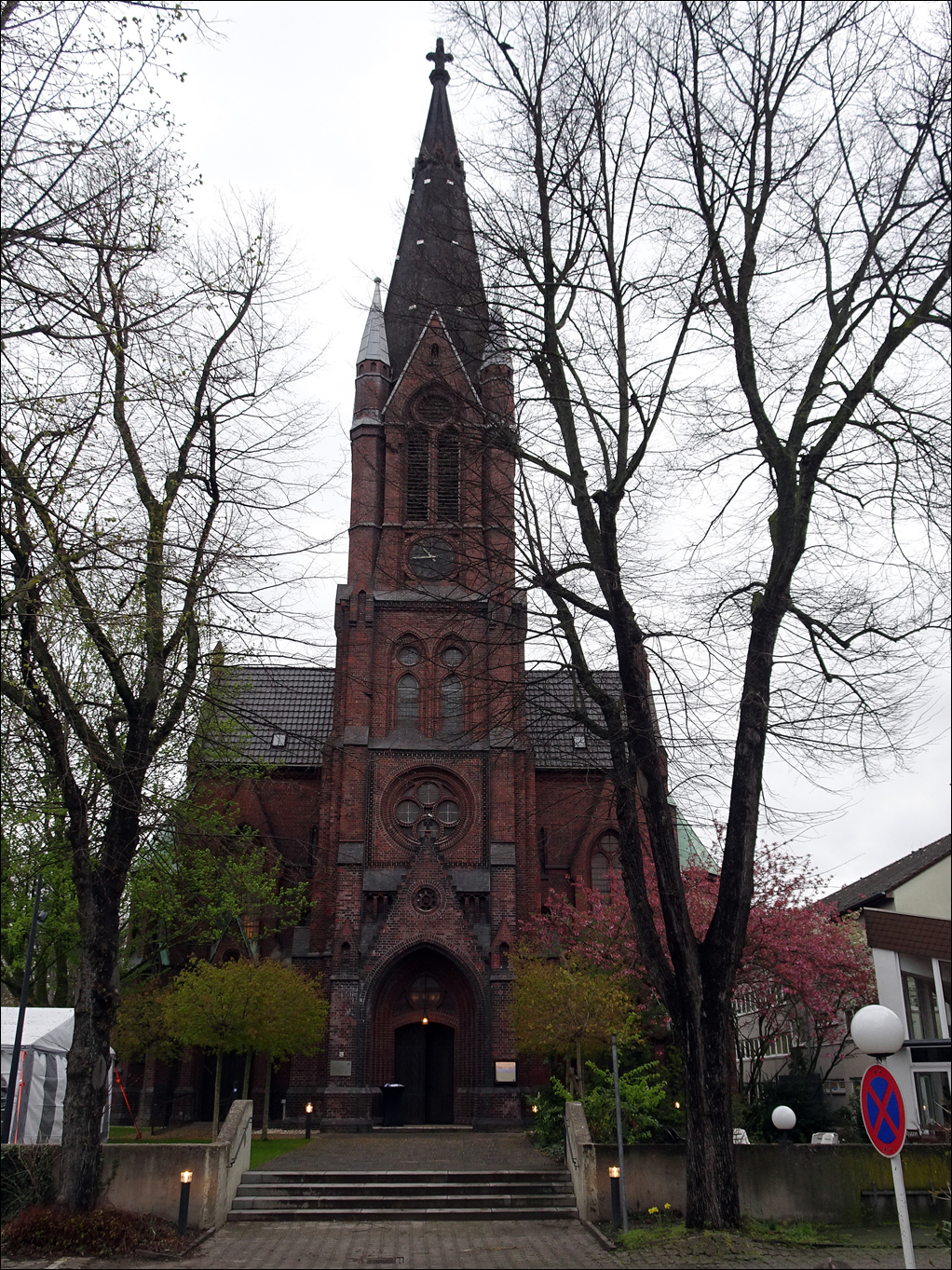 Freies Kolumbarium in der Rheinkirche Homberg