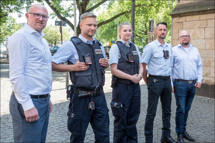 Mehr Sicherheit durch Bodycams für die Einsatzkräfte des Bürger- und Ordnungsamtes der Stadt Duisburg Mehr Sicherheit durch Bodycams für die Einsatzkräfte des Bürger- und Ordnungsamtes der Stadt Duisburg