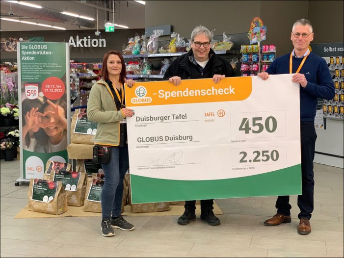 GLOBUS Duisburg überreicht mehr als 450 gefüllte Spenden-Tüten an die Tafel