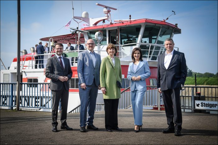 Staffelübergabe: RheinEnergie übernimmt Anteile an der Stadtwerke Duisburg AG Staffelübergabe: RheinEnergie übernimmt Anteile an der Stadtwerke Duisburg AG