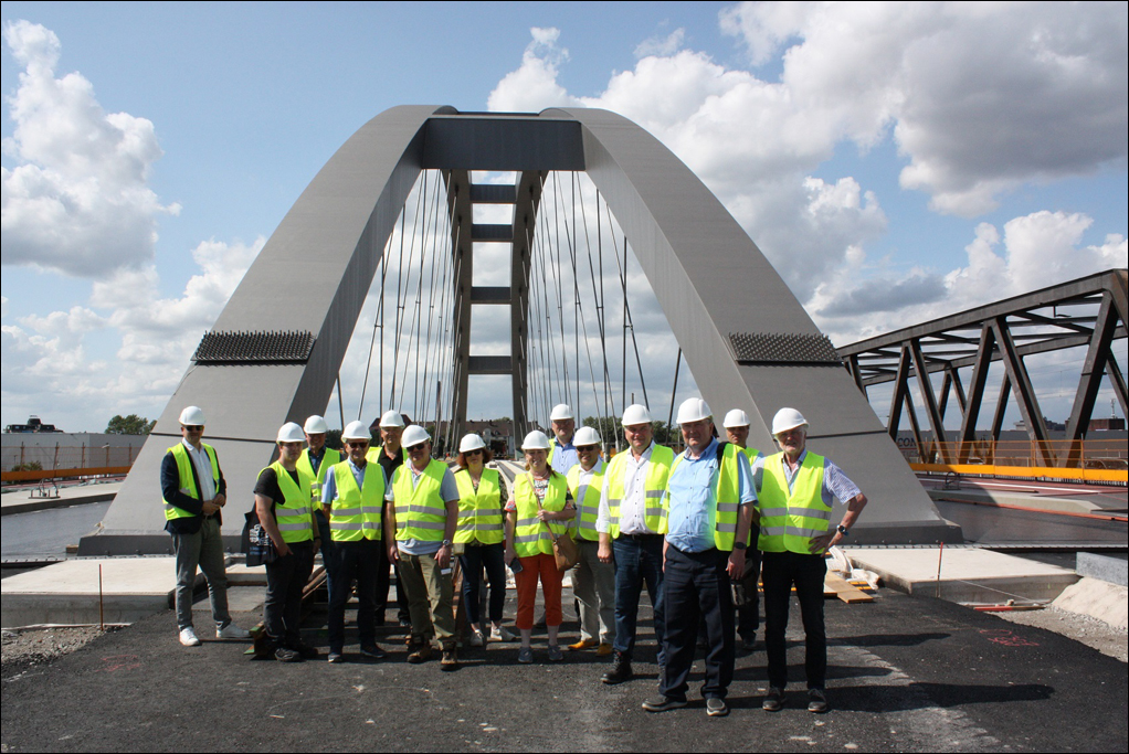 Gruppenfoto an der neuen Hafenkanalbrücke. Foto: CDU Duisburg.
